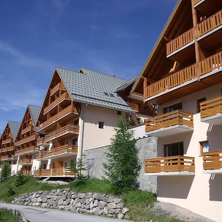 Aparthotel Goelia Les Valoria 3*